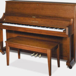 P22 Yamaha Dark Oak Piano