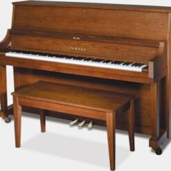 P22 Yamaha Dark Oak Piano