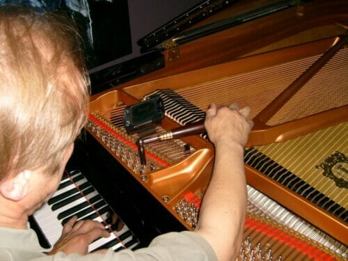 Piano Tuning Laval