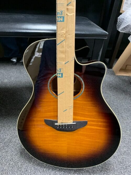 Yamaha APX600FM Guitare eléctronique TBS Boîte ouverte comme neuf – Image 4